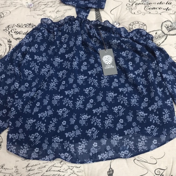 Vince Camuto Printed Off-The-Shoulder Peasant Top - Picture 3 of 6